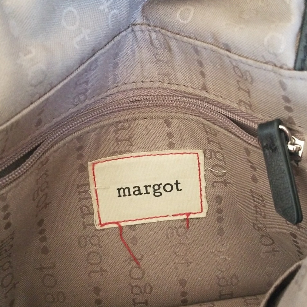 Forgot Small black leather crossbody purse top fla - Picture 4 of 6